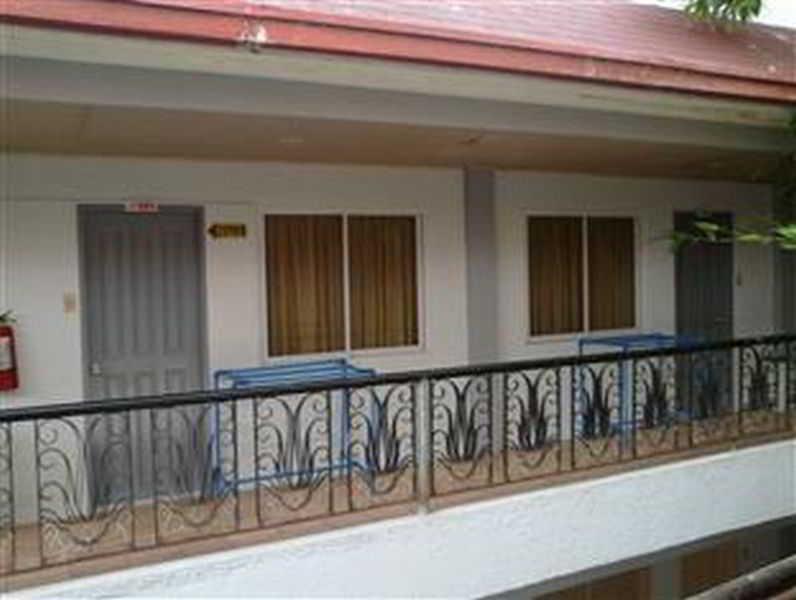 Queen\'S Beach Resort Manoc-Manoc Dış mekan fotoğraf