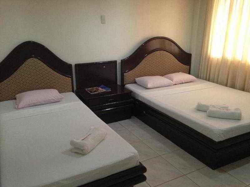Queen\'S Beach Resort Manoc-Manoc Dış mekan fotoğraf