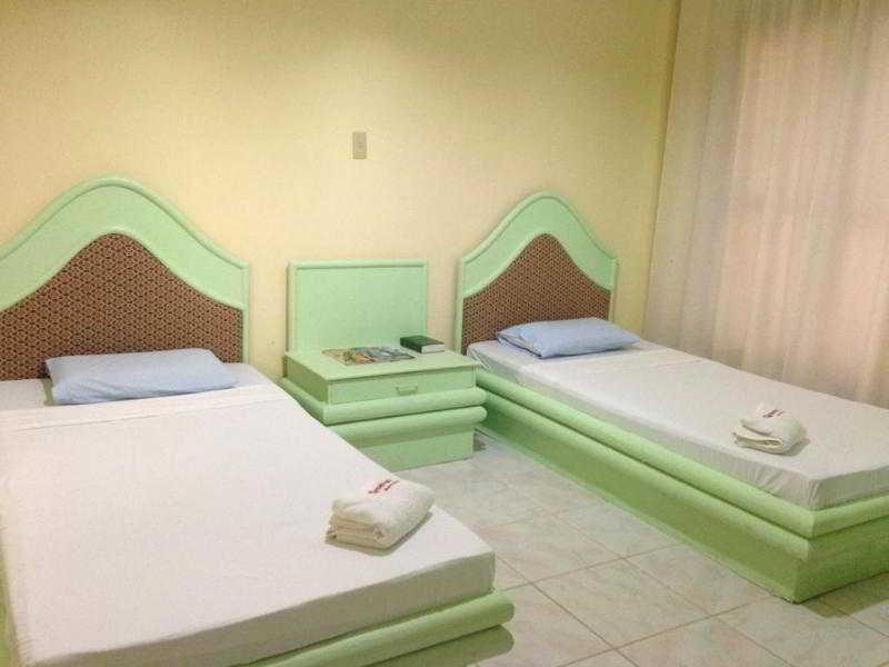 Queen\'S Beach Resort Manoc-Manoc Dış mekan fotoğraf